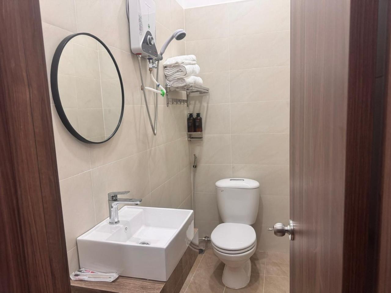 Acomodação com café da manhã  Cozy Airport - Self Check-in 247 *